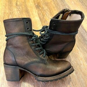 Freebird Cavalier ankle boots.  Size 7.